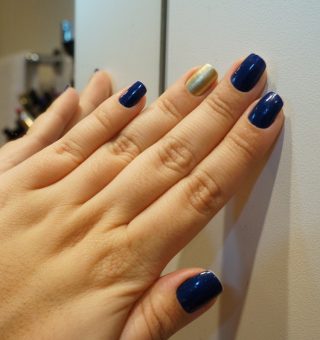 Unhas Azul com Dourado