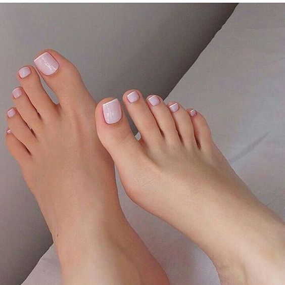 Foto de uma francesinha nos pés 