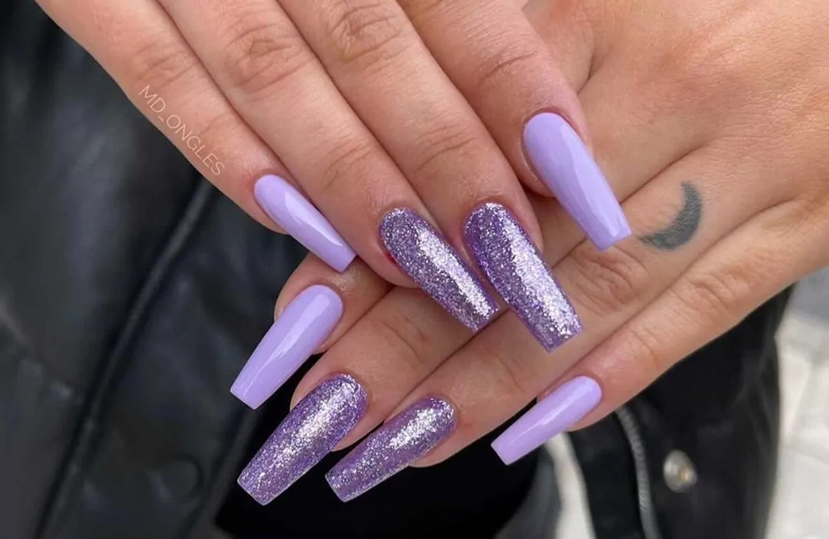 Um pokémon roxo  Unhas Inspiradas