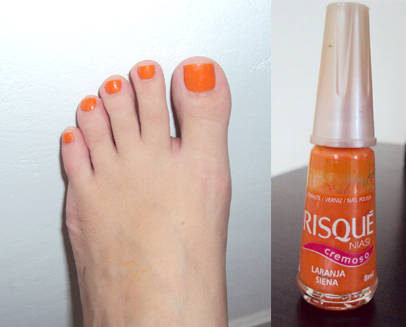 Unhas dos pés esmalte laranja