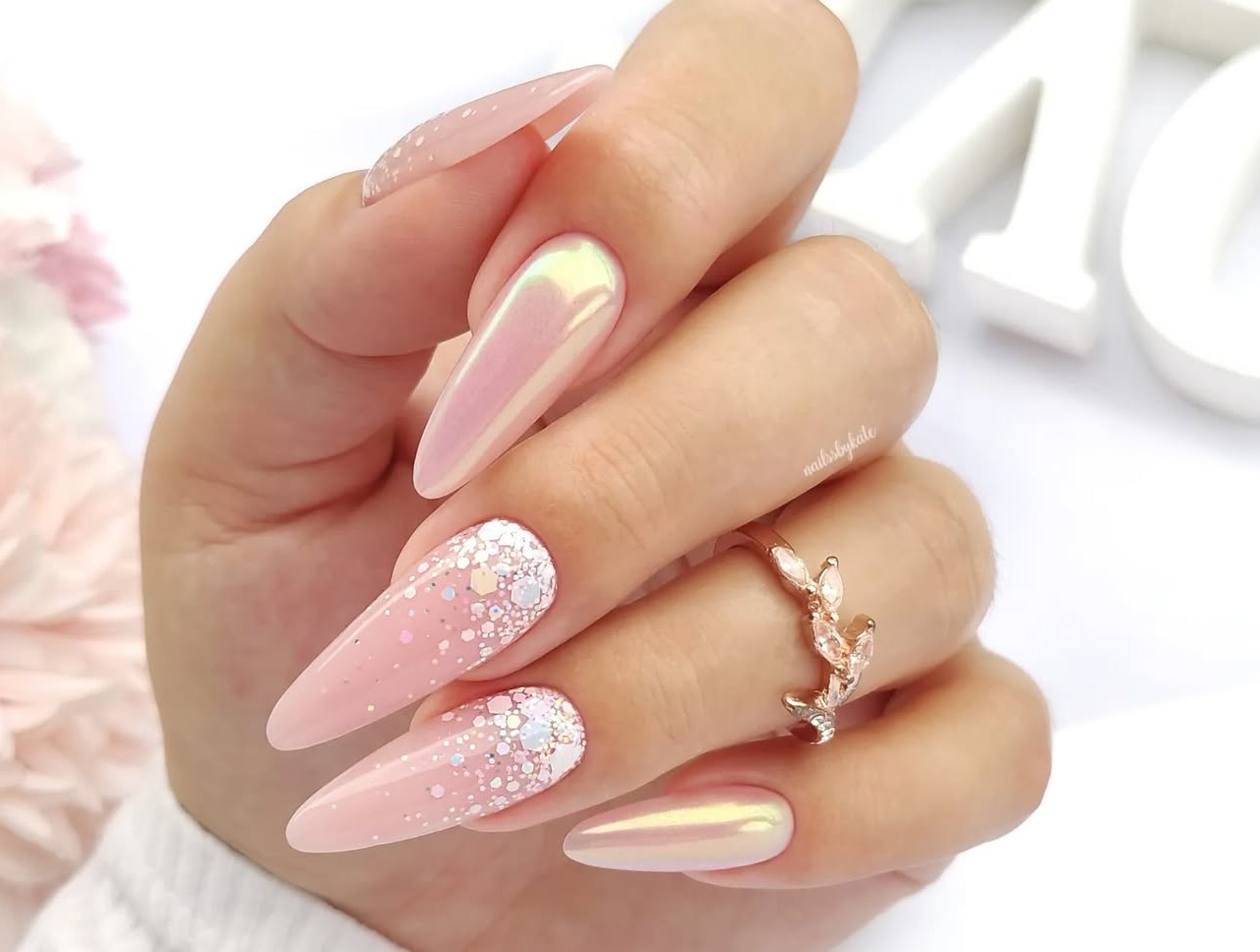 Unhas brilhantes para o carnaval 